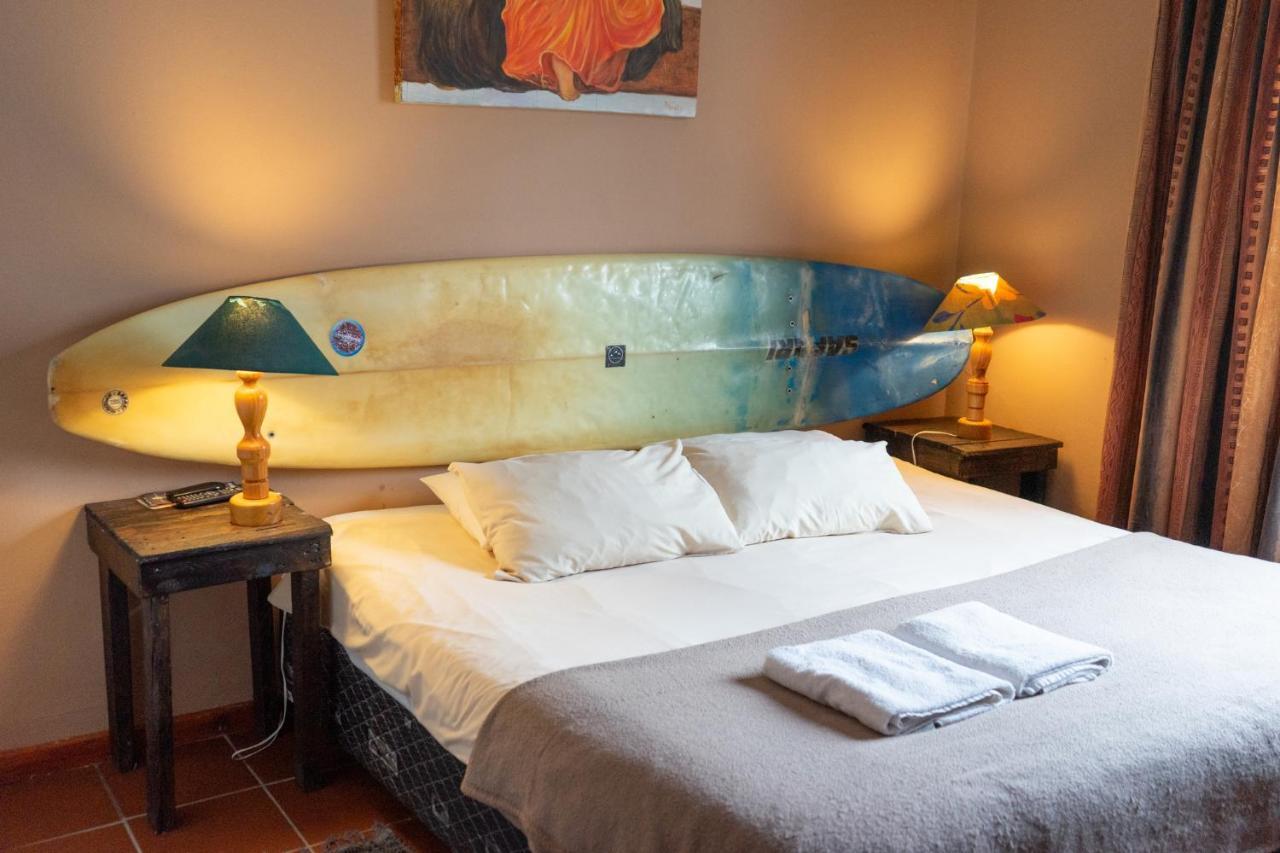 Хостел Shark Shack Backpackers Моссел-Бей Экстерьер фото