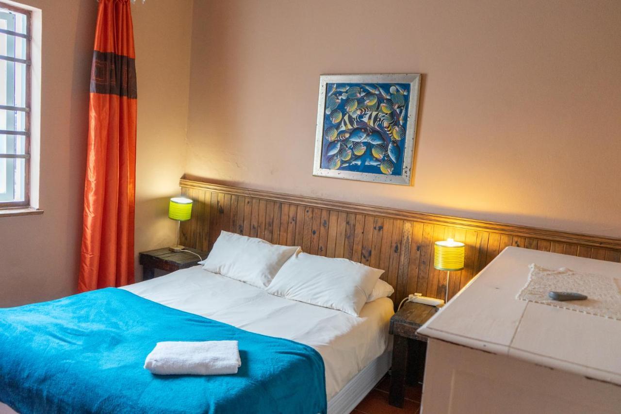 Хостел Shark Shack Backpackers Моссел-Бей Экстерьер фото