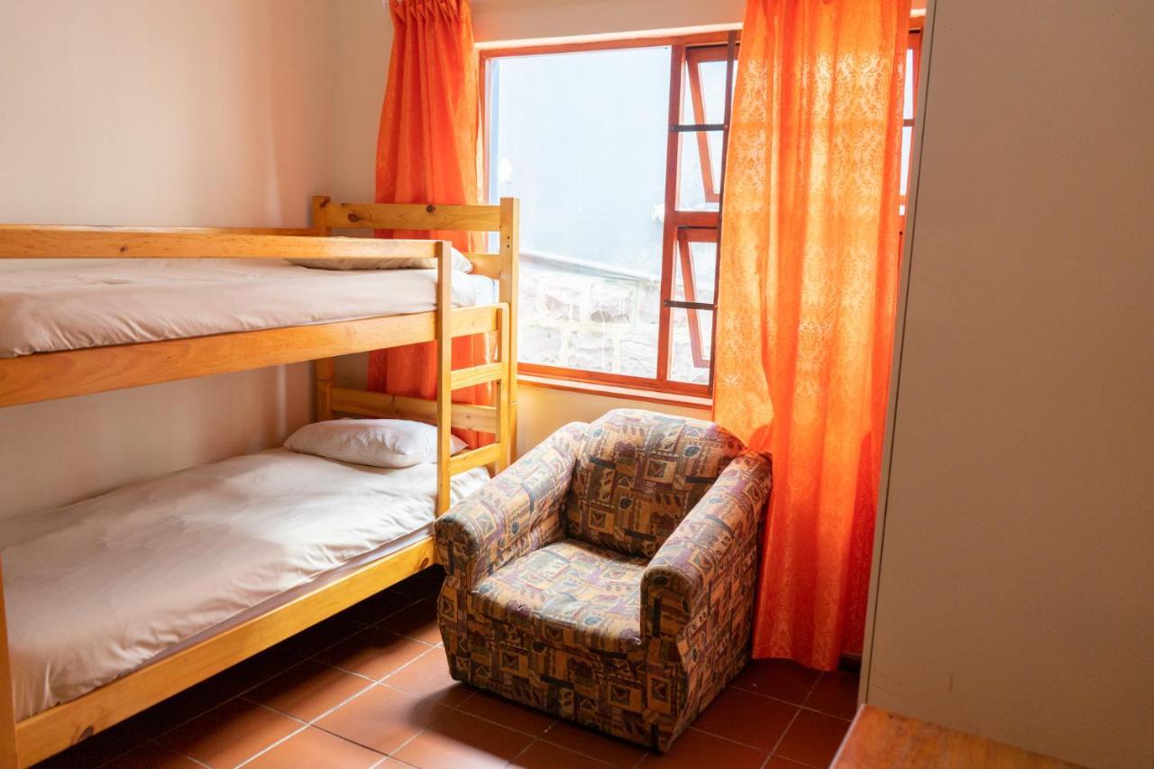 Хостел Shark Shack Backpackers Моссел-Бей Экстерьер фото